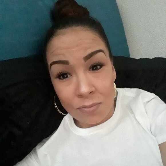 Meet your Posher, Shannon - Picture 1 of 2